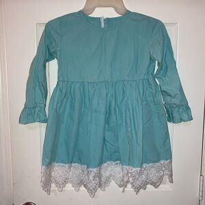 Really cute teal dress. Great for a Wendy costume if you’re a Peter Pan friend.